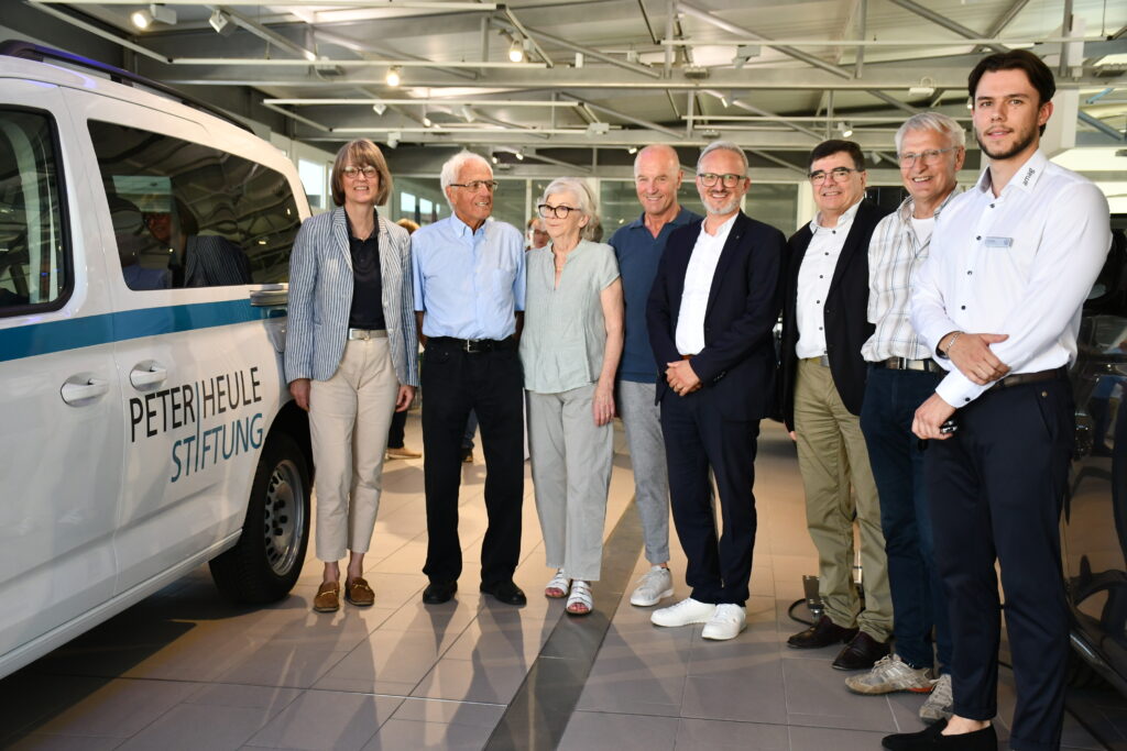 Am 22. Mai 2026 durfte TIXI Rheintal von der Peter Heule Stiftung ein neues Fahrzeug entgegennehmen, welches für den Transport von Fahrgästen im Rollstuhl ausgestatttet ist. Die Freude darüber ist gross - herzlichen Dank!